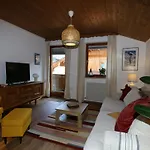 Home, Axams